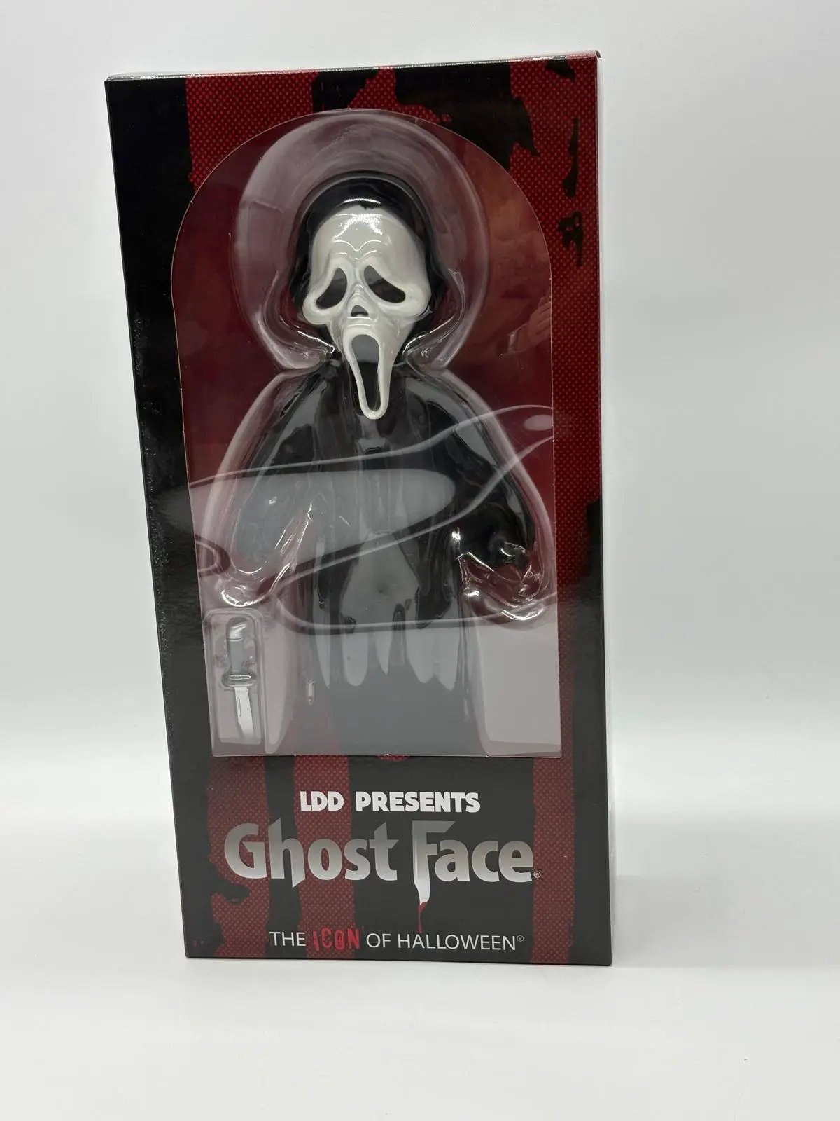 Ghost Face Living Dead Dolls figure, 25 cm, by Mezco Toys, boxed in red and black packaging