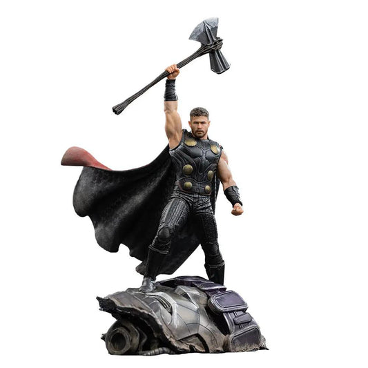 Statue Thor by Iron Studios, Avengers: Doomsday, BDS Art Scale 1/10, black armor, cape, hammer raised on crashed vehicle.