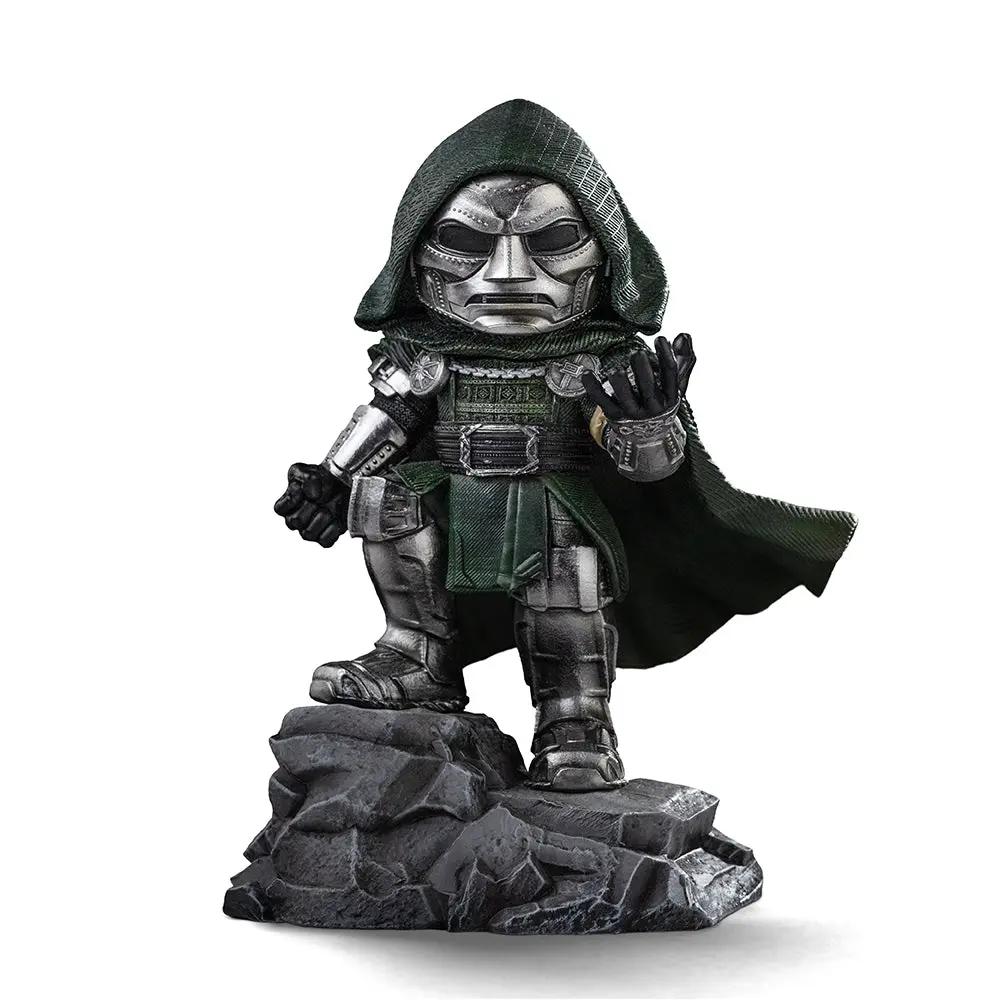 Statue Doctor Doom Minico by Iron Studios; green cloak with metallic armor on a rocky base