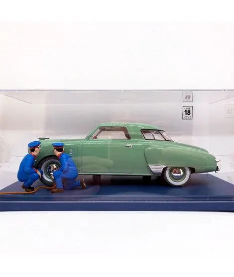 Coche miniatura MOULINSART Studebaker verde en estuche 1/24 con dos figuras azules