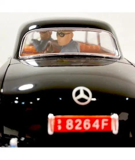 Coche de colección MOULINSART Tintin 1/24, Mercedes negro, vista trasera, dos figuras y placa roja