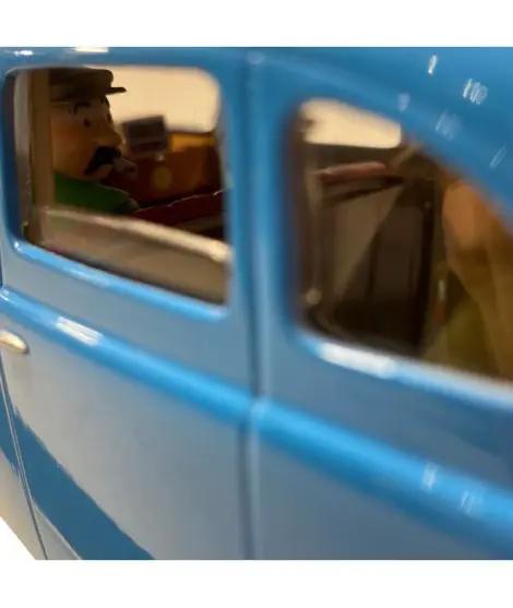Coche de colección Tintin a escala 1/24, taxi azul MOULINSART con figura dentro