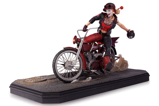 GOTHAM CITY GARAGE HARLEY QUINN STATUE