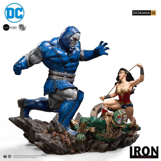 DC Comics Diorama 1/6 Wonder Woman Vs Darkseid by Ivan Reis 54 cm