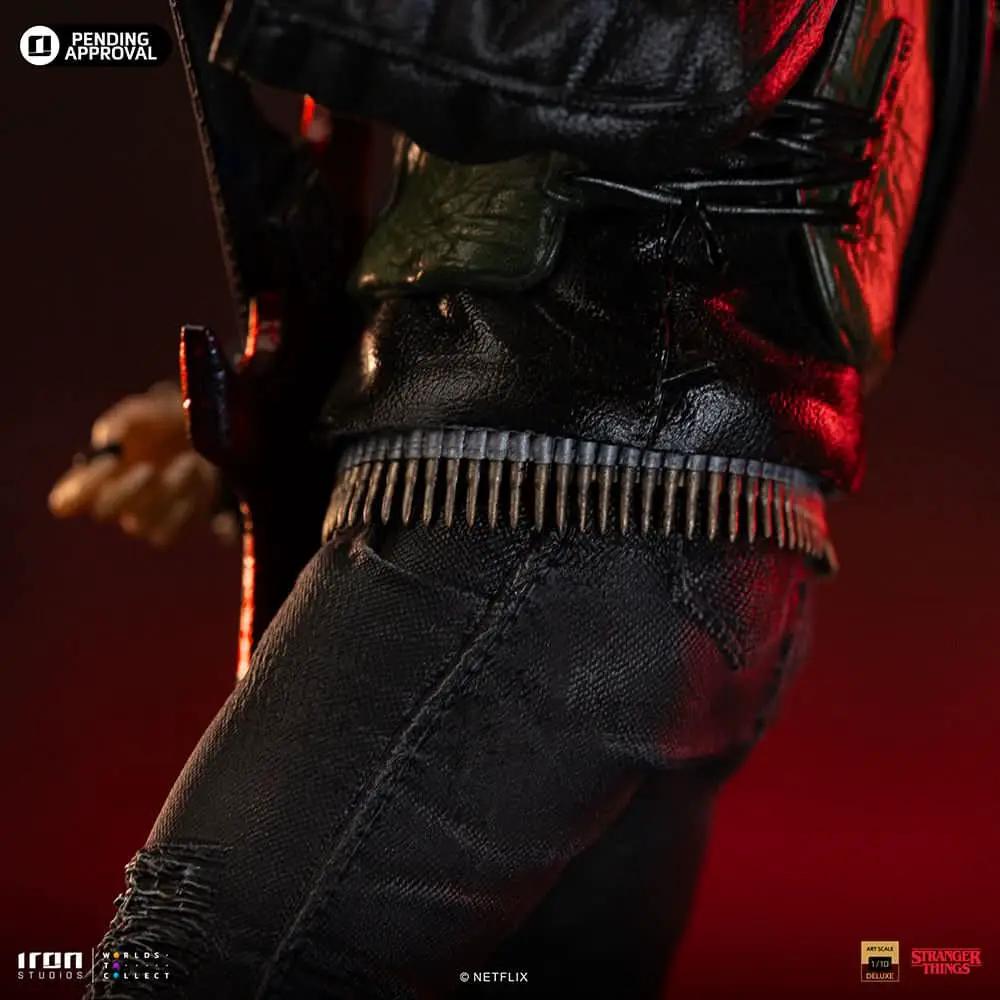 Statue Eddie from Stranger Things by IRON STUDIOS, Art Scale 1/10; close-up of black leather jacket and ammo belt.