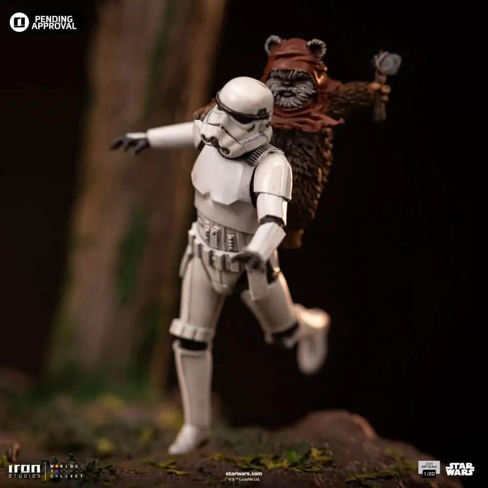 Statue 2-figure AT-ST and Chewbacca from Star Wars, Iron Studios Demi Art Scale 1/20; gray AT-ST and brown Chewbacca