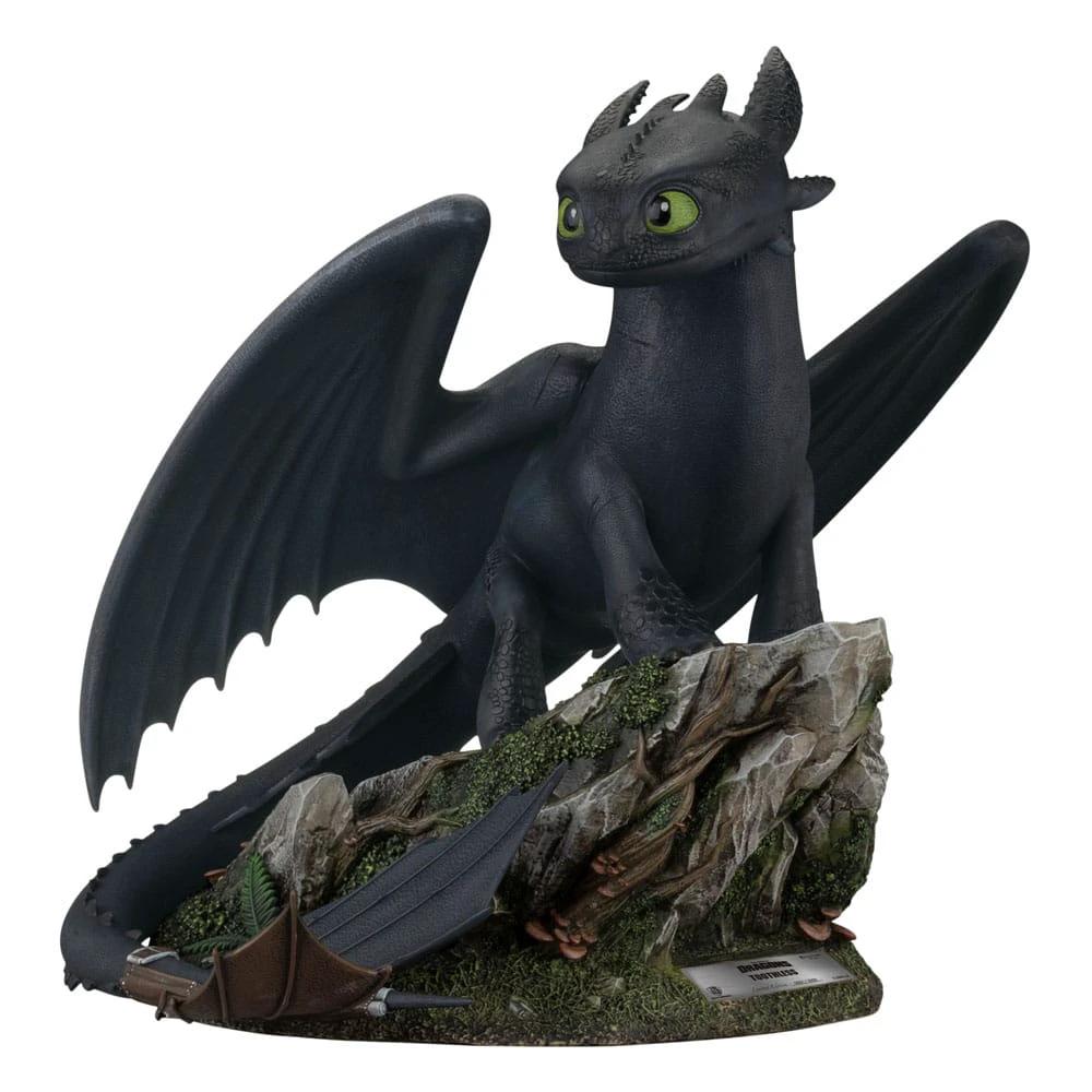 Beast Kingdom Master Craft Toothless dragon figurine, 31 cm, dark gray statue with wings spread on rock