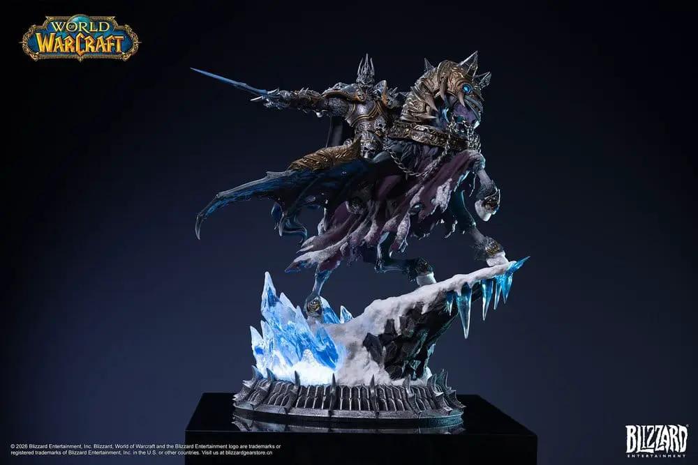 Warcraft Estatua The Lich King & Invincible 36 cm, figura de Blizzard, base de hielo con cristales.