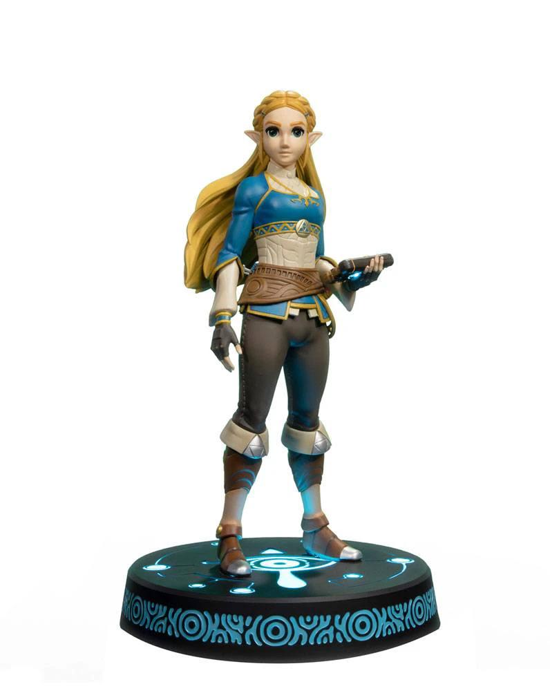 Zelda statue from Breath of the Wild, PVC figure by First 4 Figures, 25 cm on a glowing blue base.