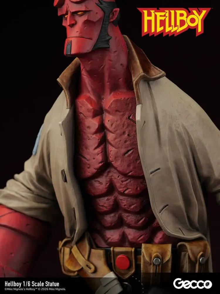 Hellboy 1/6 scale PVC figure, red textured torso in trench coat, GECCO
