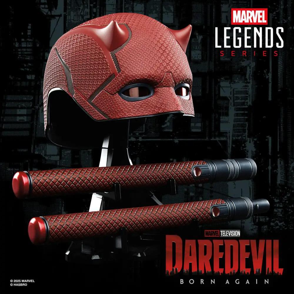 Daredevil Born Again máscara premium y bastones de combate; Hasbro Marvel Legends, rojo texturizado