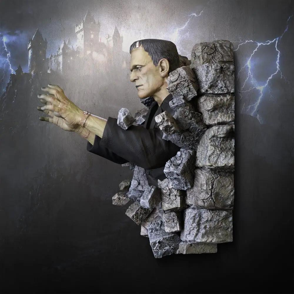 Escultura de pared Frankenstein 1/1 Boris Karloff como monstruo emergiendo de muro de piedra, HOLLYWOOD COLLECTABLES