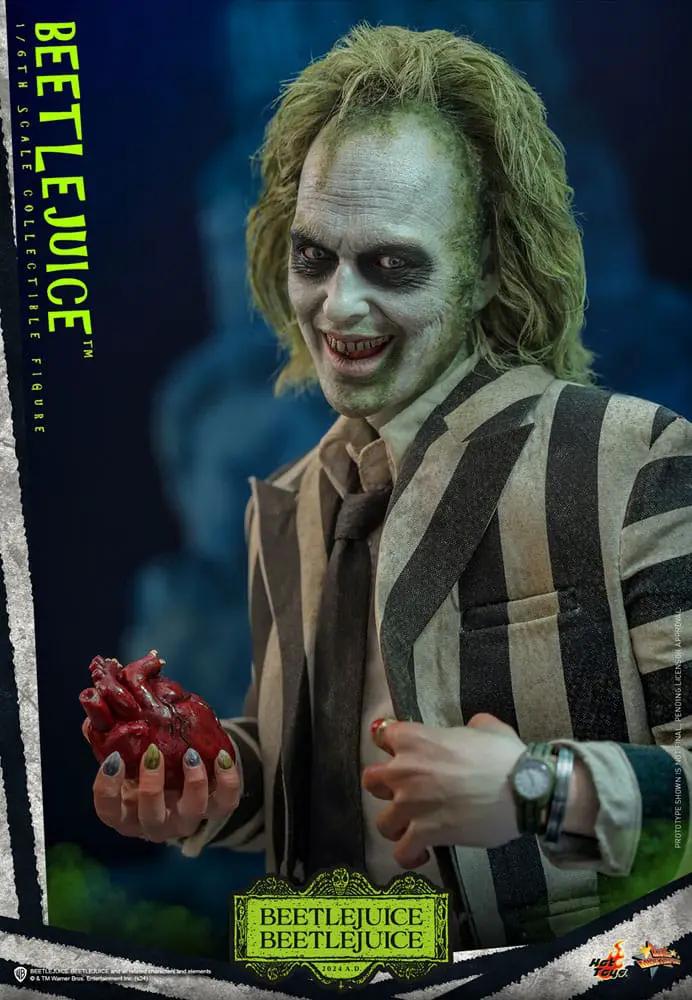 Hot Toys Beetlejuice 1/6 scale figure, 30 cm, striped suit, pale green skin, holding a red heart prop.