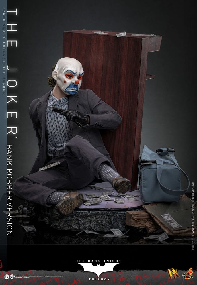 El Caballero oscuro Figura DX 1/6 The Joker (Bank Robber Version) 30 cm