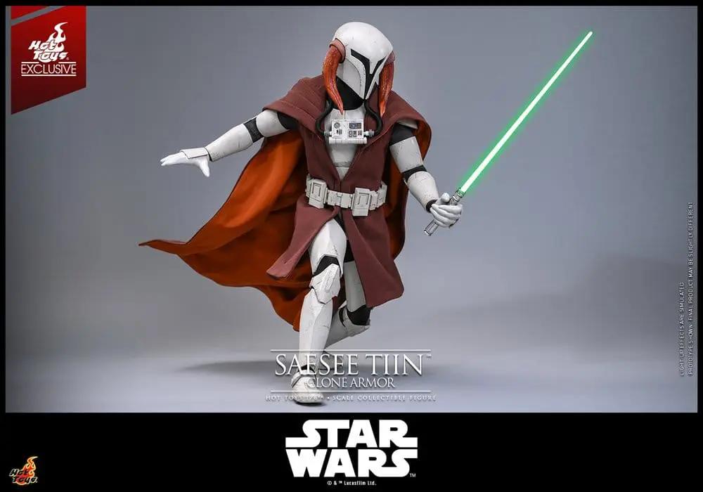 Saesee Tiin 1/6 action figure (Clone Armor) by HOT TOYS, white armor with brown cloak and green lightsaber.