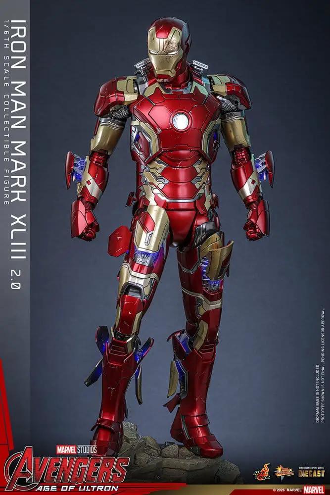 Figura HOT TOYS Iron Man Mark XLIII 2.0, Avengers: Age of Ultron, 1/6 diecast, 32 cm, rojo y dorado.