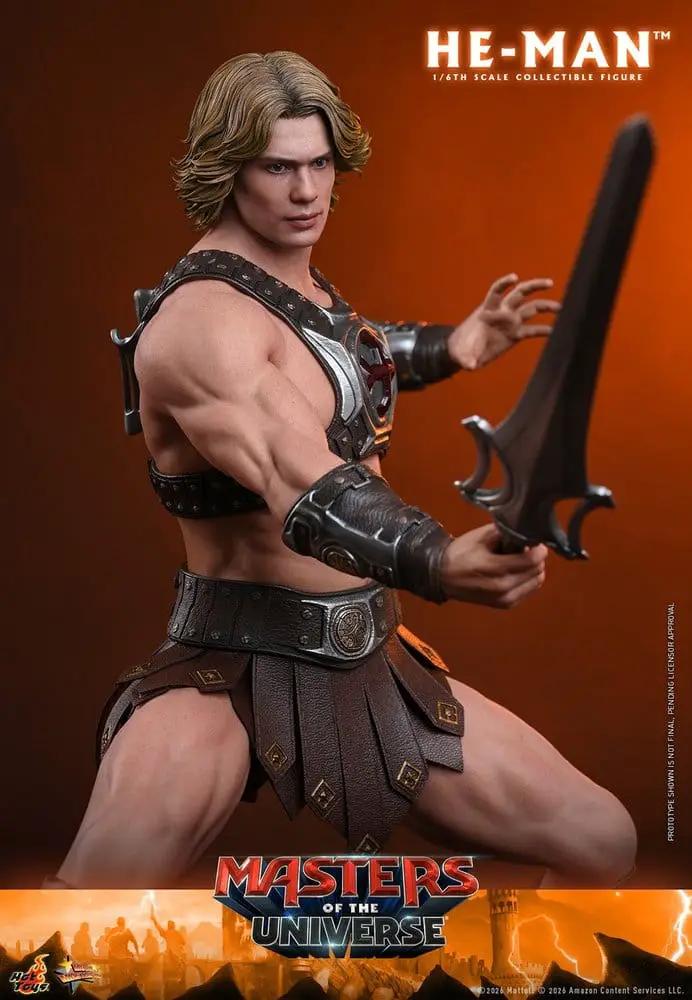 HOT TOYS Masters of the Universe He-Man 1/6 action figure, 31 cm tall, brown armor with sword.