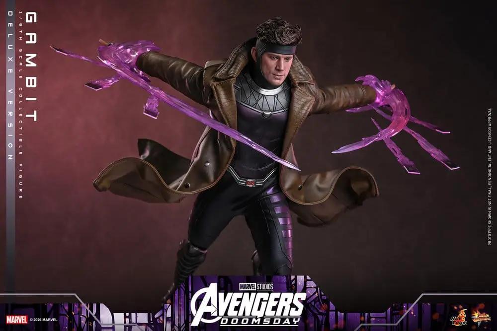 Gambit 1/6-scale Deluxe Action Figure by HOT TOYS with brown trench coat and purple energy blades, 31 cm