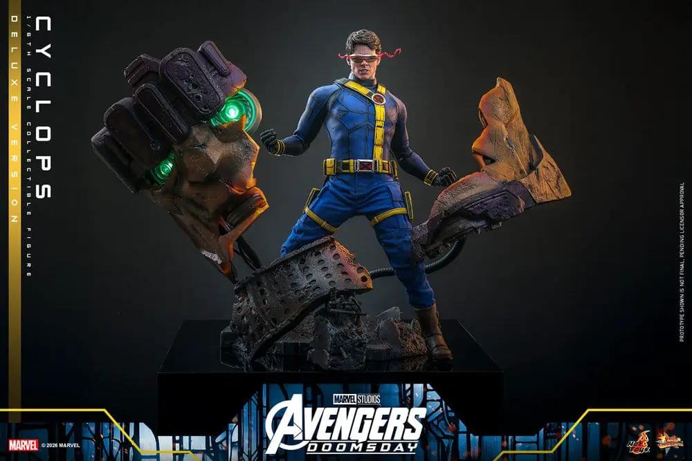 Figura de acción 1/6 Cyclops Deluxe de Avengers Doomsday, HOT TOYS, 30 cm, traje azul y base rocosa.