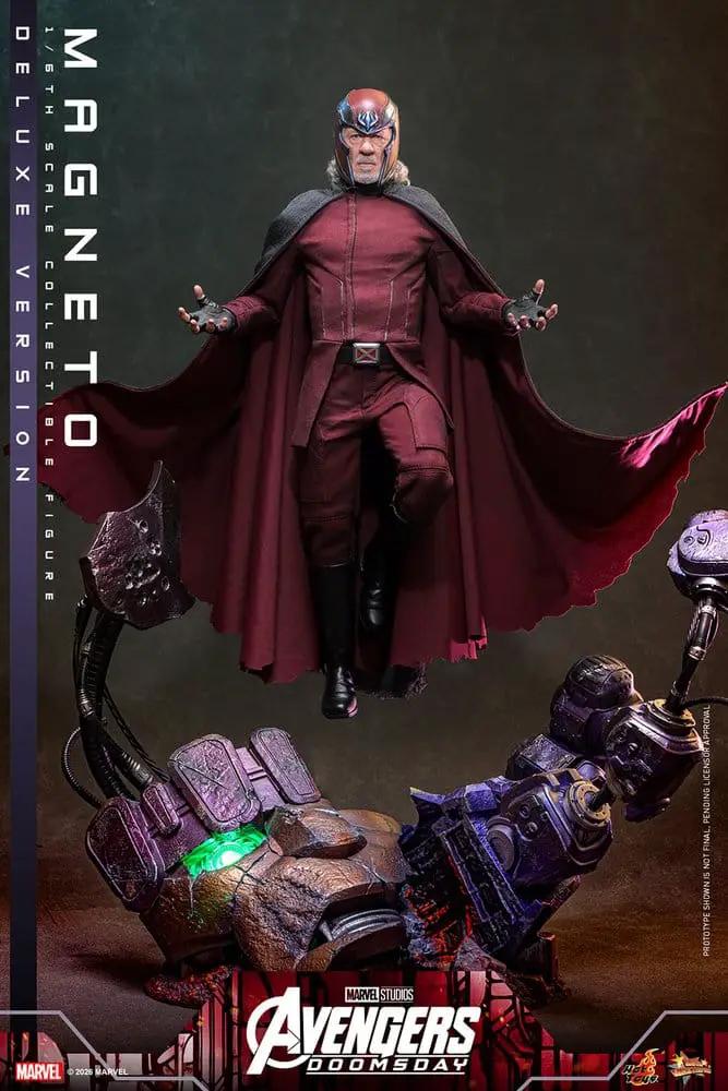 Figura de acción Magneto Deluxe 1/6 de HOT TOYS, Avengers Doomsday, con capa roja y base mecánica; 2 piezas.