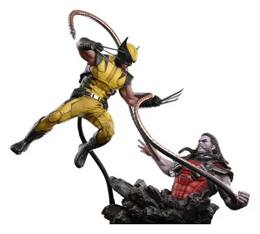 Hot Toys 1/6 Wolverine Deluxe action figure in yellow suit from Marvel Video Game Masterpiece, two figures shown, 29 cm