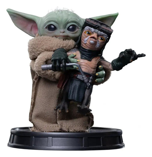 IRON STUDIOS collectible statue The Mandalorian & Grogu from Grogu Collection, No Squeezy, on burlap base