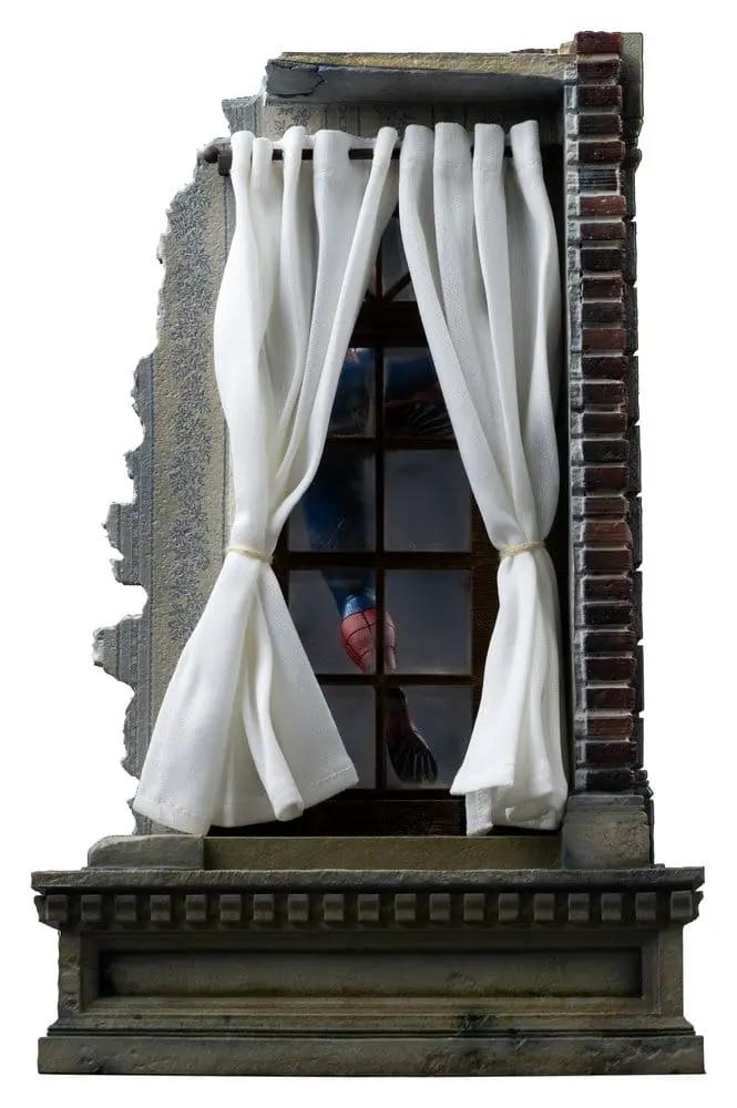 Figura de Spider-Man Iron Studios 1/10 Marvel Brand New Day, 26 cm, diorama de ventana con cortinas blancas