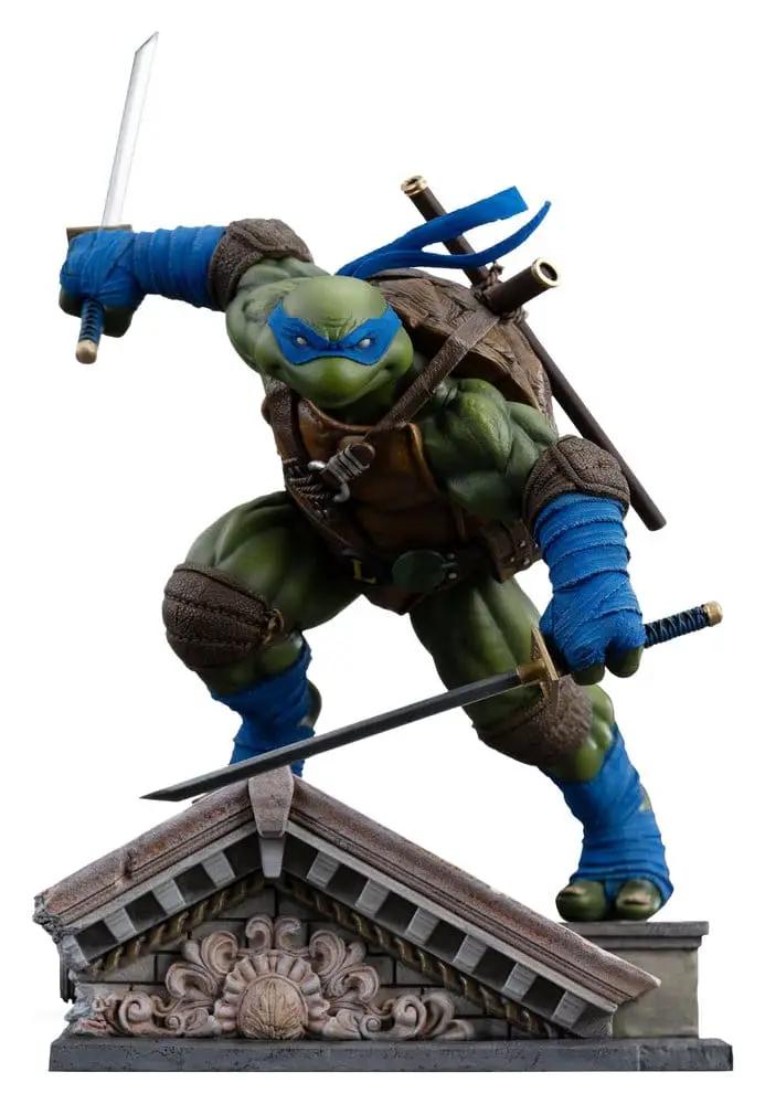 Leonardo TMNT statue by Iron Studios, 1/10 scale, 22 cm, green turtle with blue mask wielding katanas on a ruin base.