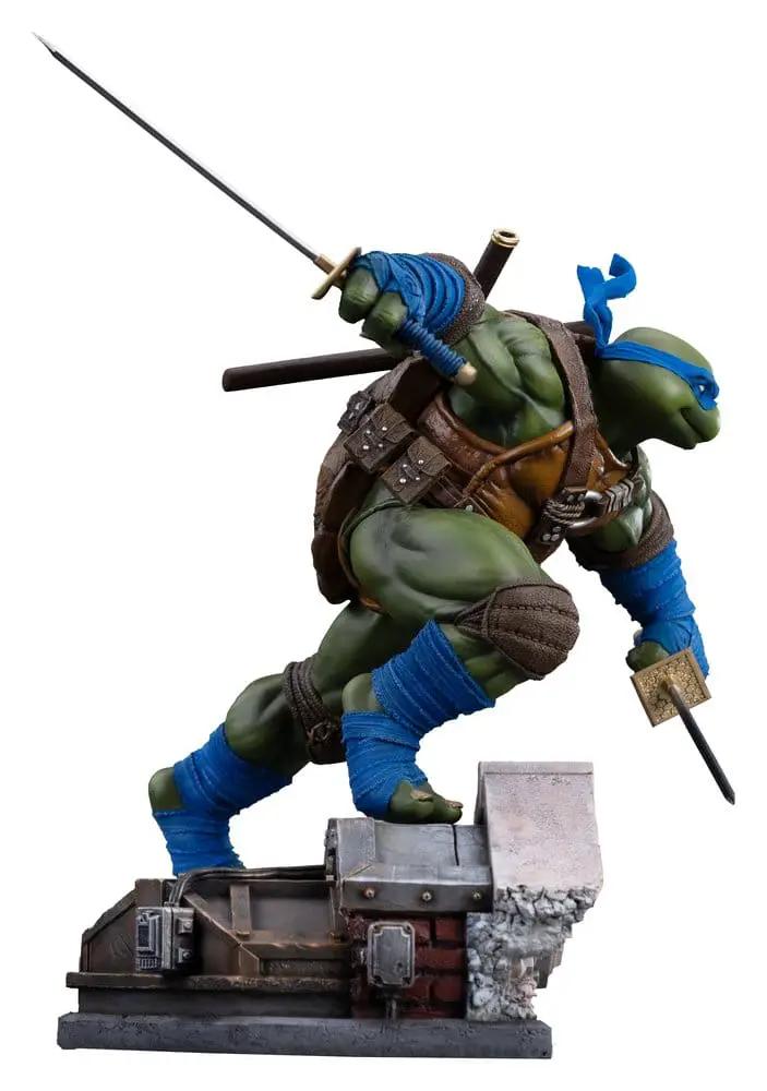 Iron Studios TMNT Leonardo 1/10 Art Scale Unleashed action figure with blue mask wielding katana on ruined pedestal