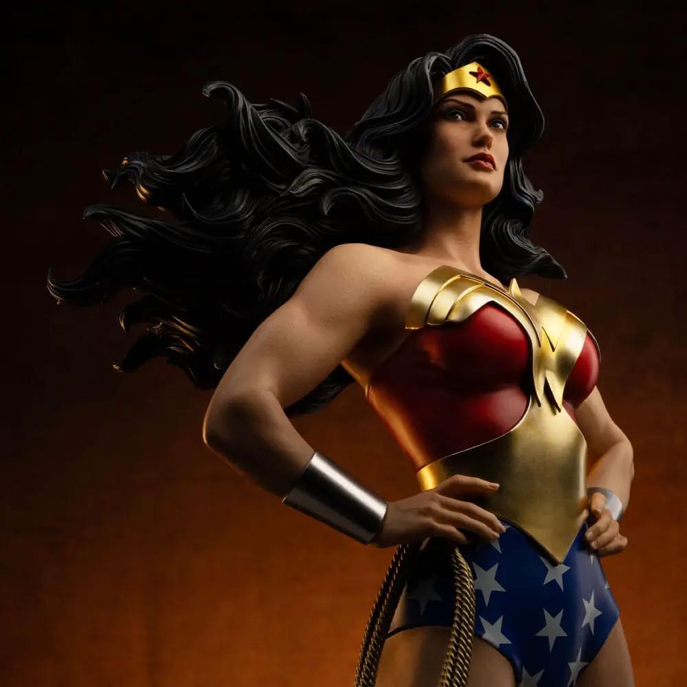 IRON STUDIOS DC Comics Trinity Estatua Legacy 1/4 Wonder Woman statue, 56 cm, red bodice with gold armor