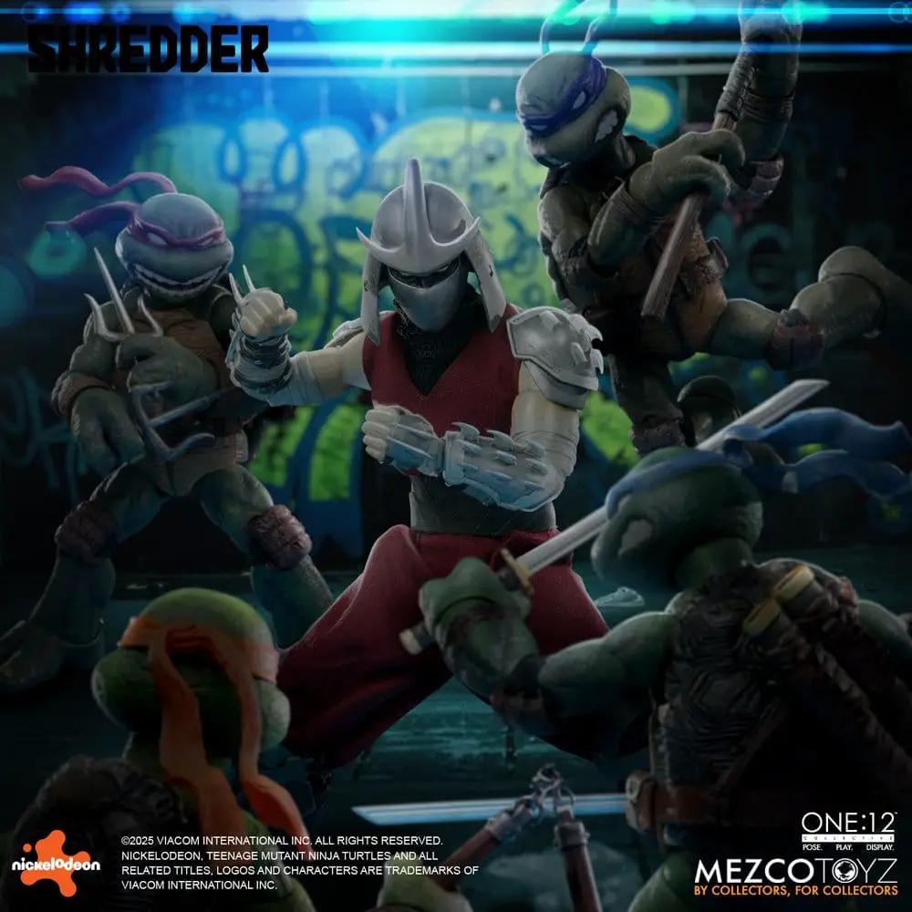 Figura de acción Shredder 1/12, 17 cm, Mezco Toys, Las Tortugas Ninja, en escena de batalla