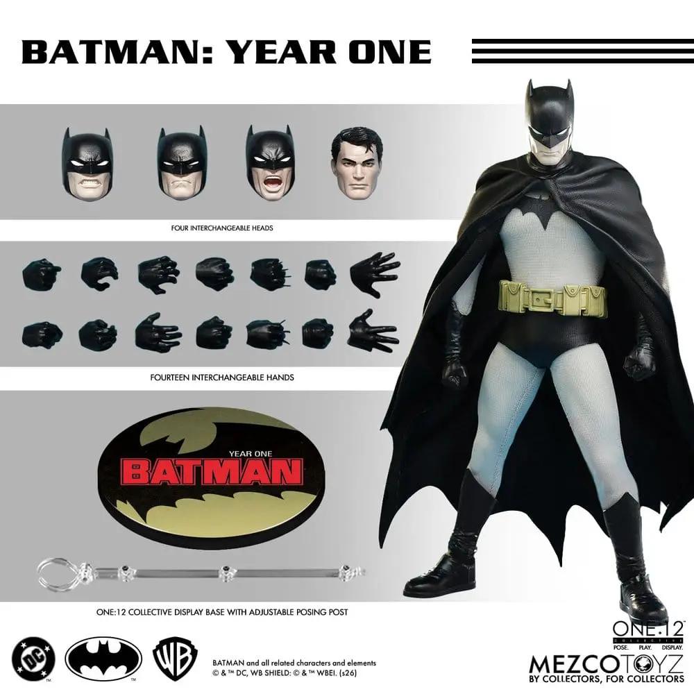 Figura de acción Batman Year One 1/12, 17 cm; Mezco Toys, con 4 cabezas y 14 manos intercambiables, base y logo DC.