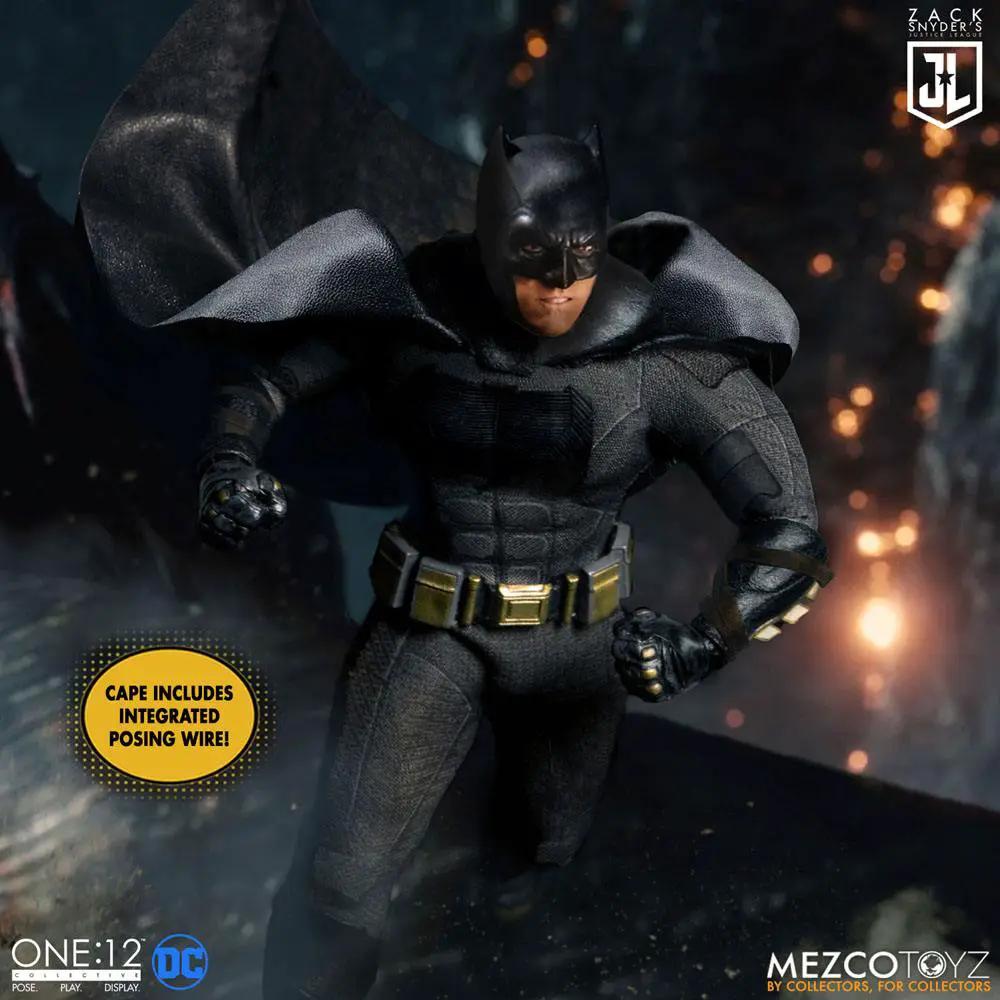 Figura de Batman MEZCO TOYS, Zack Snyder's Justice League, 1/12 Deluxe, 15–17 cm, capa oscura y cinturón dorado.