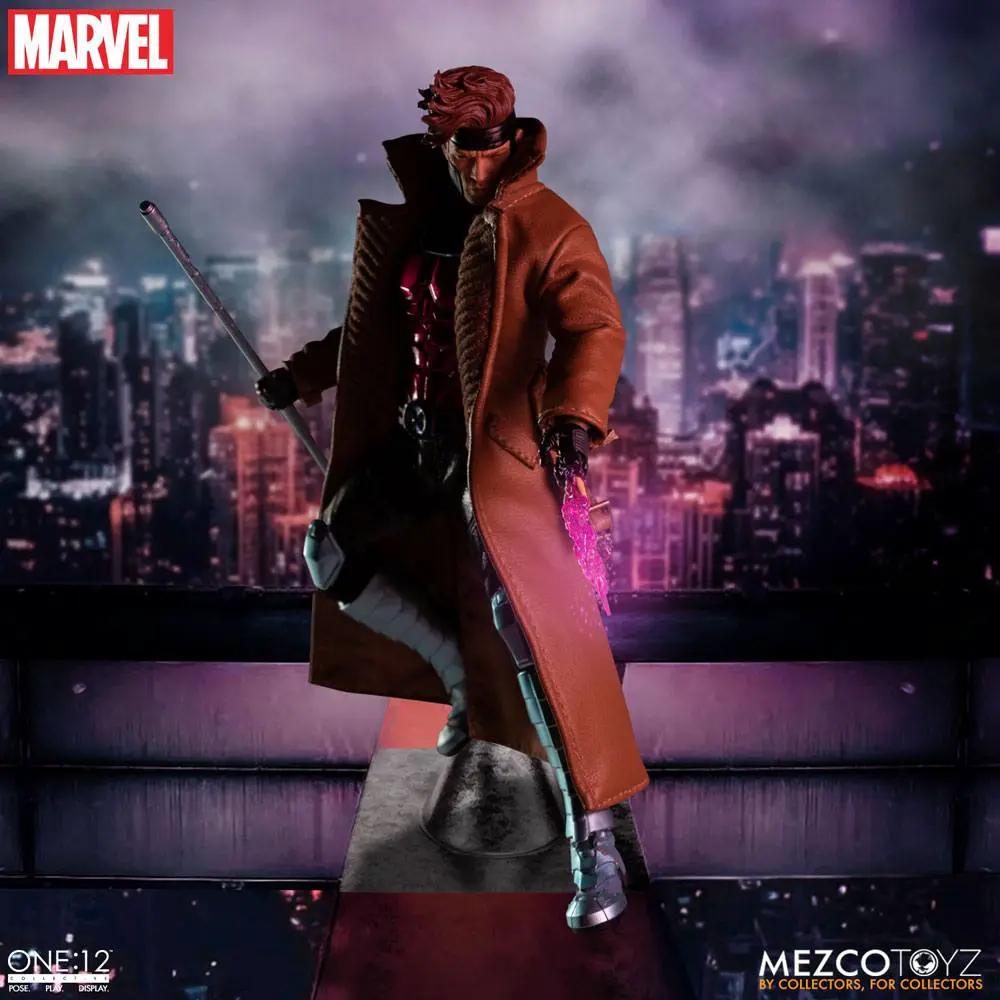 Figura de acción Marvel Gambit 1/12, 17 cm, Mezco Toys, con abrigo marrón y sable morado
