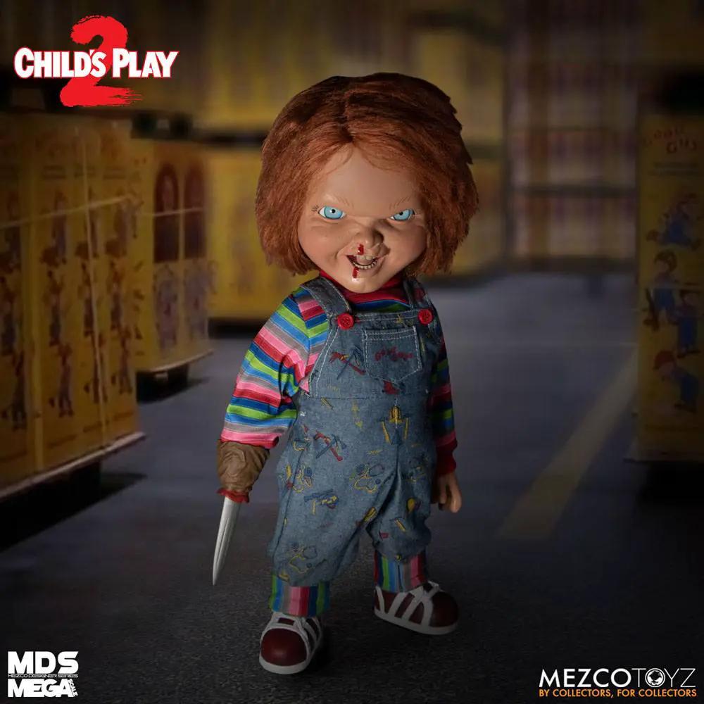 Muñeca Chucky 38 cm de MEZCO TOYS, figura de acción parlante con overol denim y cuchillo.