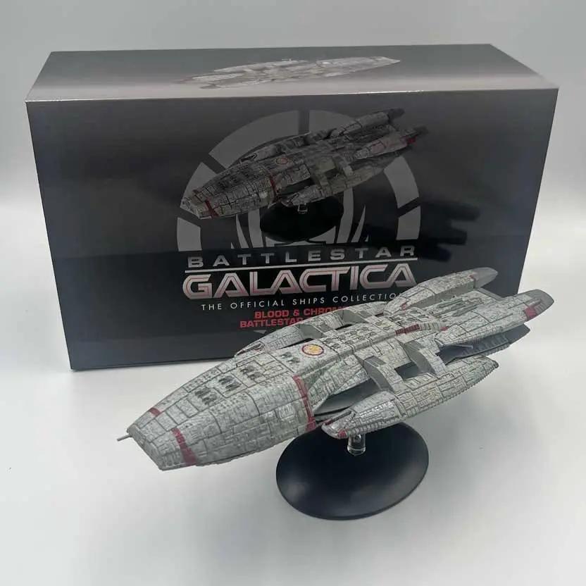 Battlestar Galactica Blood and Chrome modelo 27 cm de MASTER REPLICAS, nave espacial en soporte