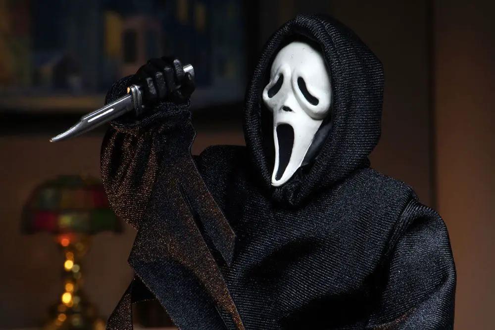 Scream Figura Retro Ghostface 20 cm action figure NECA in black hooded robe with knife