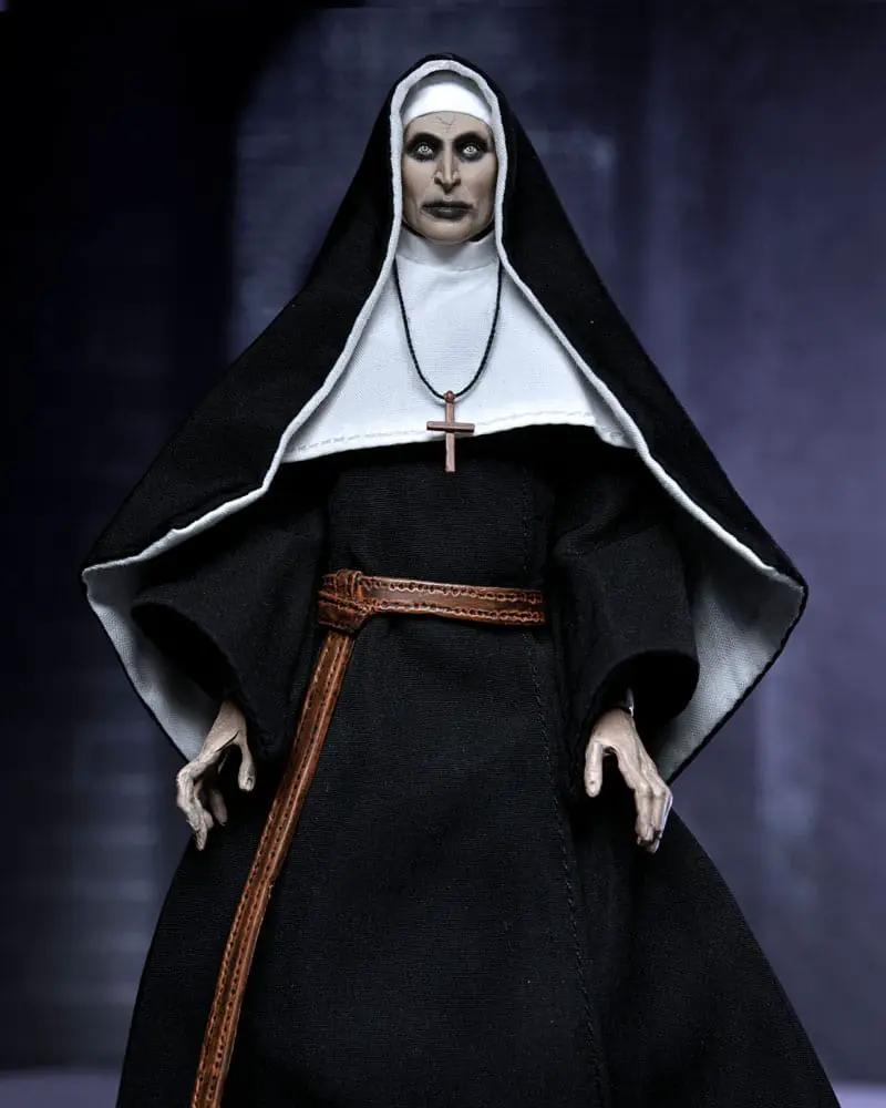 Figura de acción NECA The Nun (Valak), 18 cm, hábito negro con rosario.