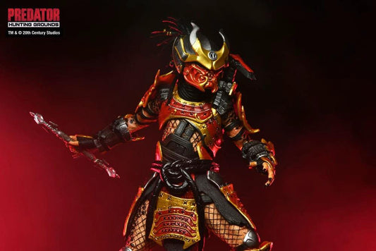 NECA Predator: Hunting Grounds Ultimate Samurai Predator action figure, 17 cm, red and gold armor with weapon.
