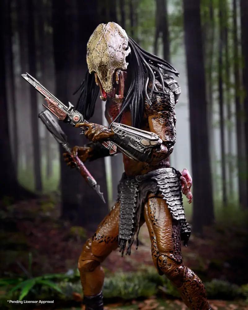 Prey Figura Ultimate Feral Predator 18 cm action figure with detailed armor and blades in a forest scene