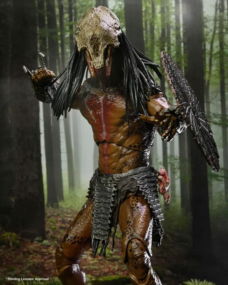 NECA Prey Figura Ultimate Feral Predator action figure, 18 cm, brown textured skin with armor.