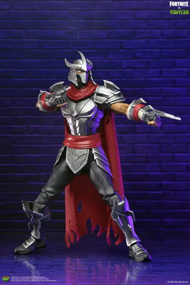 Figura de acción Shredder TMNT x Fortnite, NECA, 18 cm; armadura plateada y capa roja