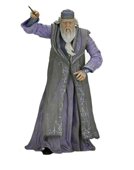 Figura NECA Albus Dumbledore, Harry Potter Legacy Collection, 18 cm, capa morada y varita
