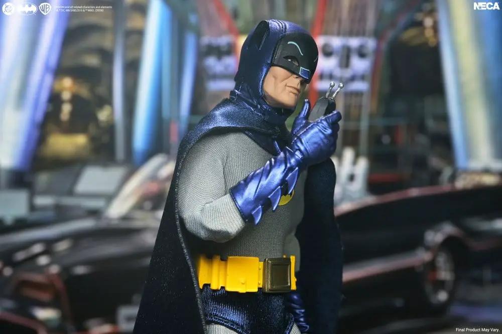 Figura de acción Batman (1966) NECA, 20 cm, traje gris con capa azul, guantes azules y cinturón amarillo