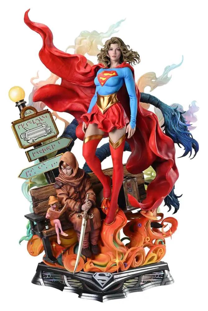 Estatua 1/4 Supergirl Woman of Tomorrow, Prime 1 Studio, DC Comics; 63 cm de altura, capa roja y traje azul
