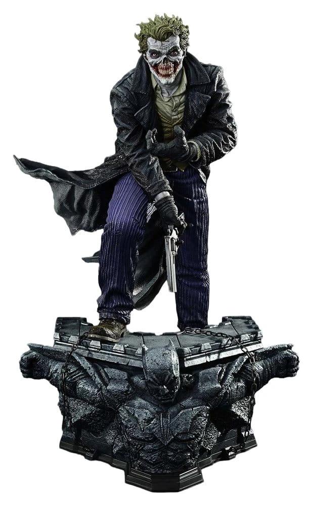 Prime 1 Studio DC Comics The Joker 1/4 statue DX Bonus on rocky base with purple pinstripe pants and trench coat
