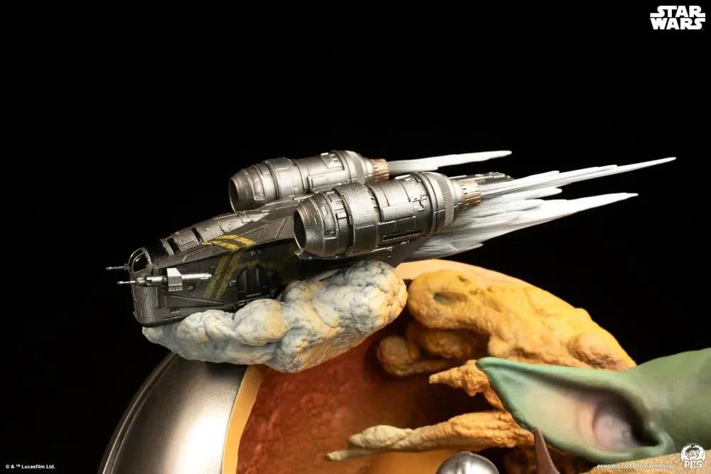 Star Wars Mandalorian bust fine art 41 cm by Premium Collectibles Studio; metallic starship atop a textured orange rocky base