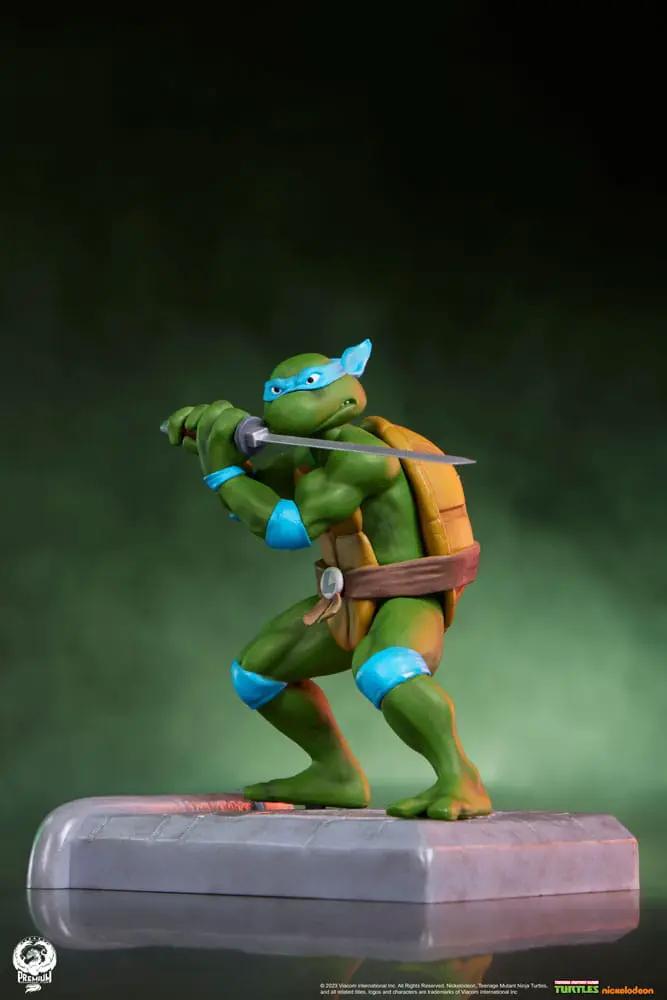 TMNT Leonardo PVC statue action figure by Premium Collectibles Studio, 20 cm, blue mask with katana on display base