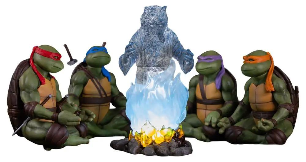 Figura Tortugas Ninja Movie Moments Mini diorama Splinter's Spirit 36 cm con cuatro tortugas alrededor de una fogata