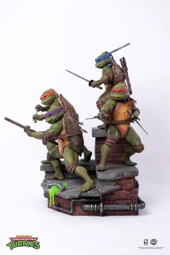 Estatua diorama 1/6 Tortugas Ninja, tres tortugas con máscaras de colores y espadas, base de ladrillos (PURE ARTS).